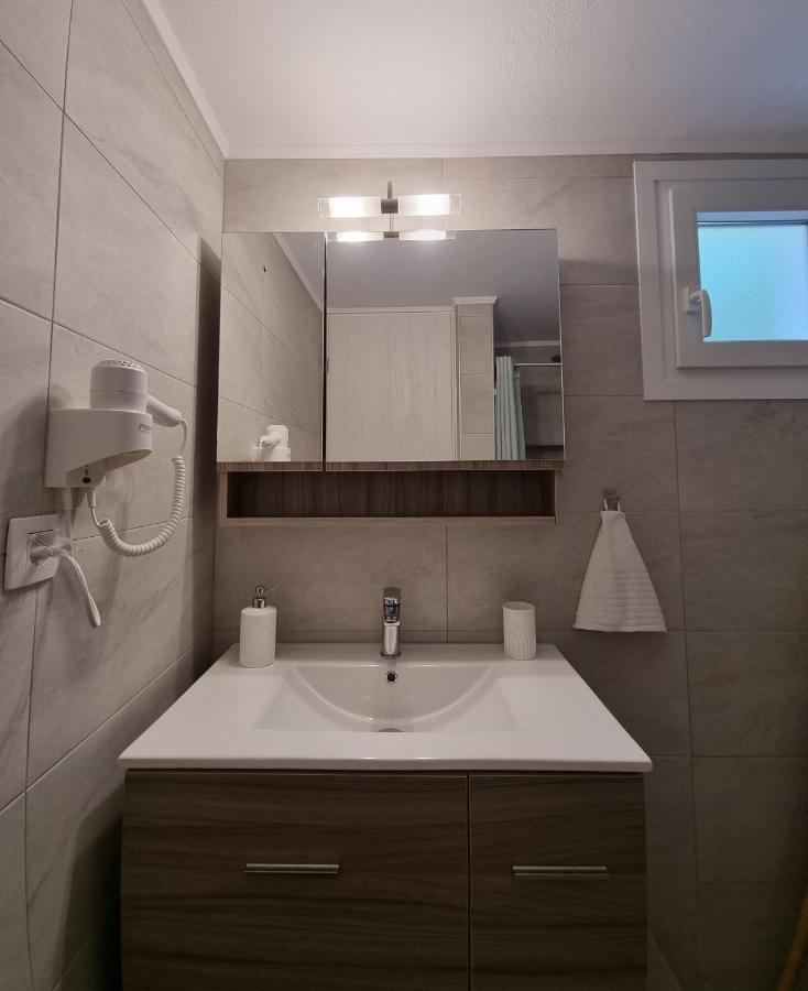 Marina'S House Apartment Triovasalos ภายนอก รูปภาพ